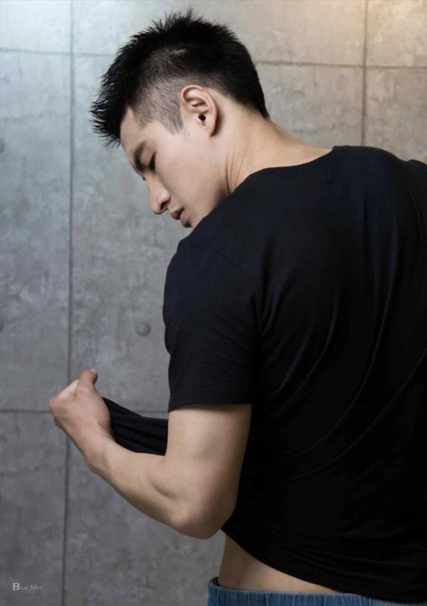 VIRILE-No.02-ebook--bts-video